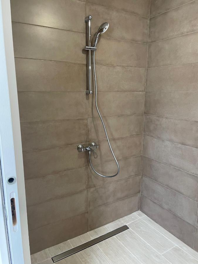 Maison Fleurs De Lys, Climatisee, Wifi Et Parking Privee Gratuit, Lave-Linge, Vernon Giverny Luaran gambar