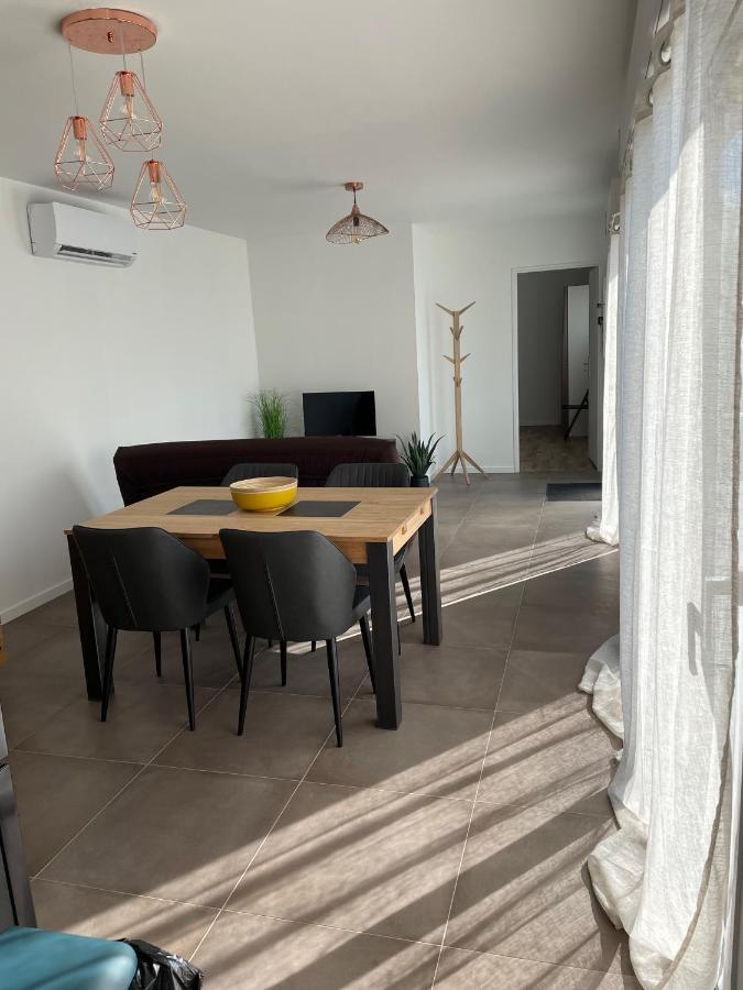 Maison Fleurs De Lys, Climatisee, Wifi Et Parking Privee Gratuit, Lave-Linge, Vernon Giverny Luaran gambar
